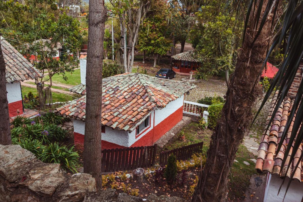 Hotel Y Centro De Convenciones Pueblito De Yerbabuena Paraiso Natural Чіа Екстер'єр фото