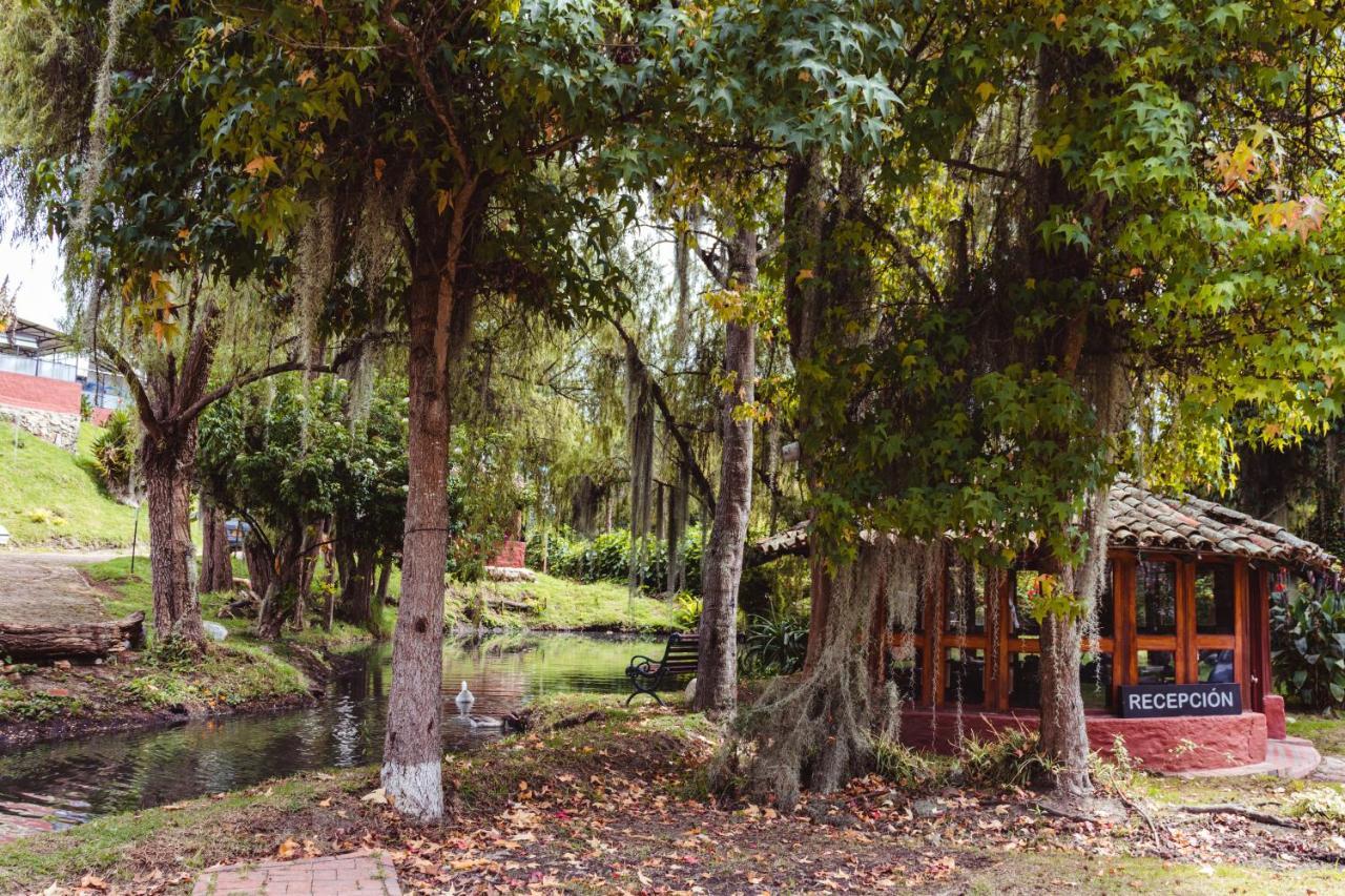 Hotel Y Centro De Convenciones Pueblito De Yerbabuena Paraiso Natural Чіа Екстер'єр фото